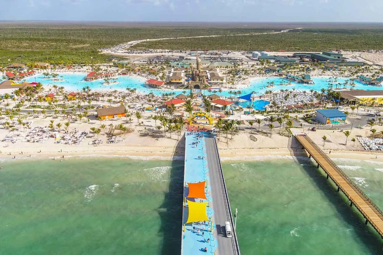 Brave Mother Jumps Into Water to Rescue 4-Year-Old Who Fell Between Carnival Ship and Pier