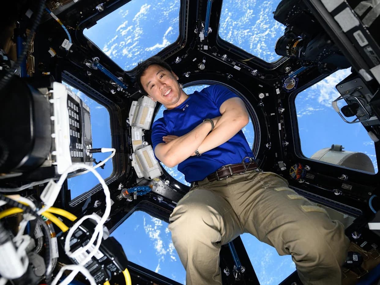 25 Years Above Earth: Astronauts' Most Stunning ISS Photos of 2025