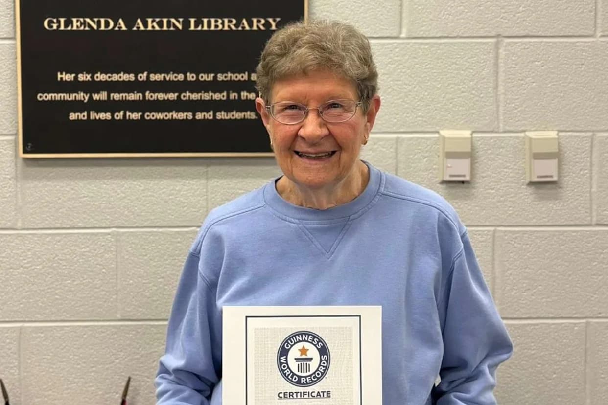 Tennessee Teacher Sets Guinness World Record After 61 Years at Same School