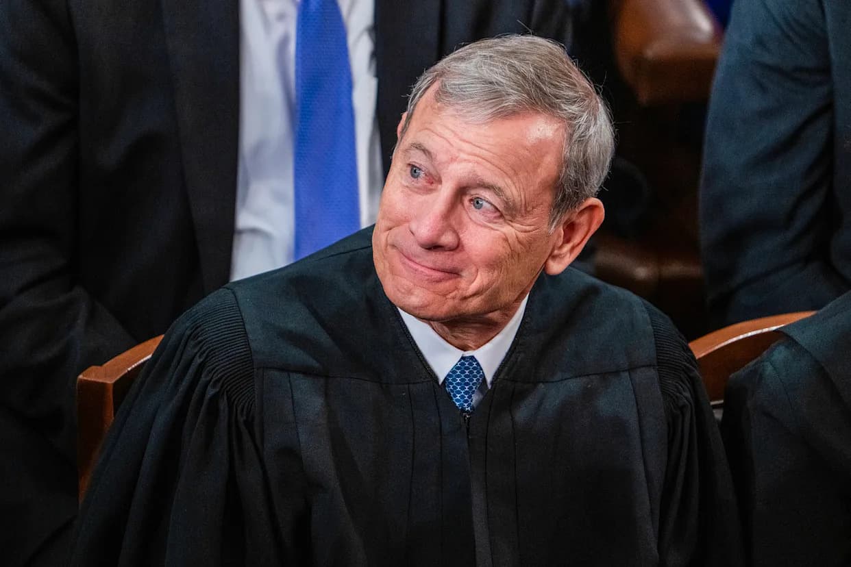 Roberts Sidesteps Flashpoints in Year‑End Message, Emphasizes Judicial Independence