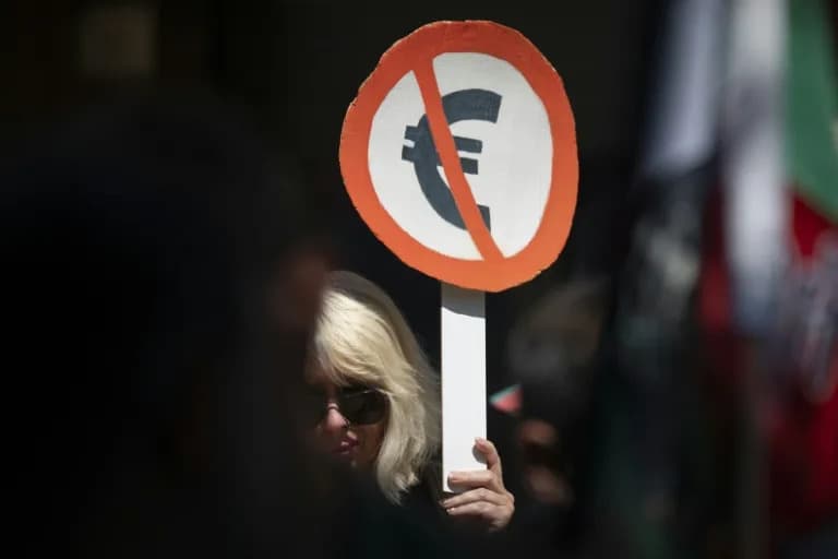 Bulgaria Adopts the Euro: Midnight Conversion Sparks Celebration and Worries Over Prices