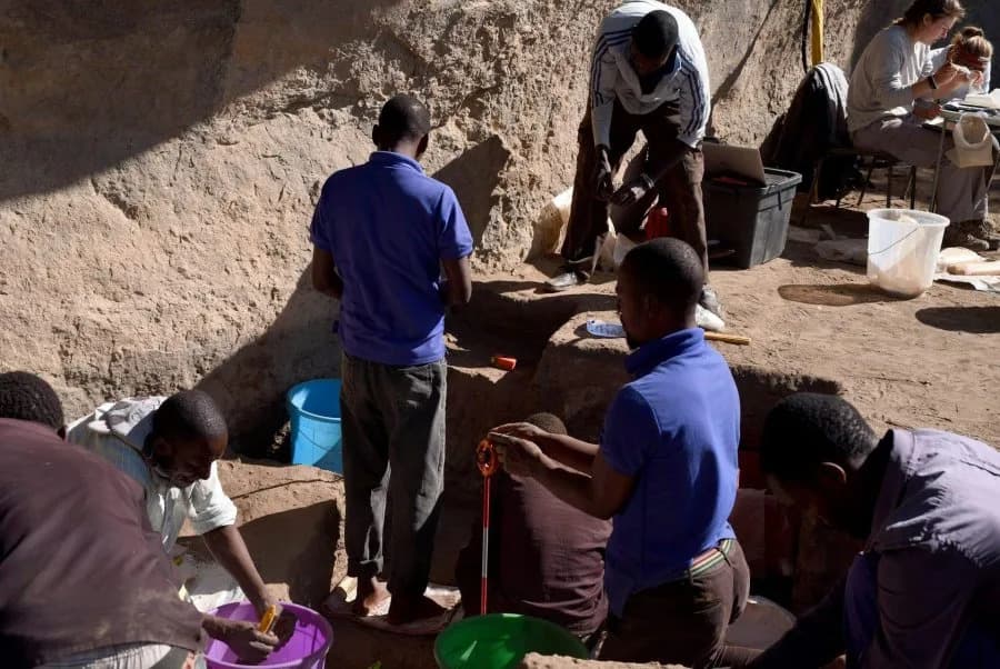 9,500-Year-Old Cremation in Malawi Reveals Large-Scale Hunter-Gatherer Funeral Ritual