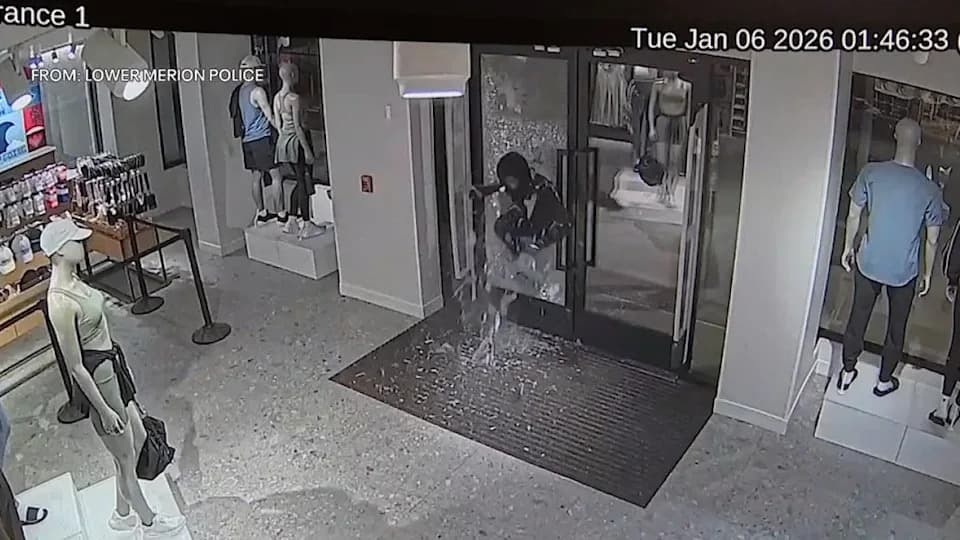 Masked Thieves Smash Lululemon Window With Sledgehammer, Steal $5,000 in Five-Minute Heist and Flee in U‑Haul