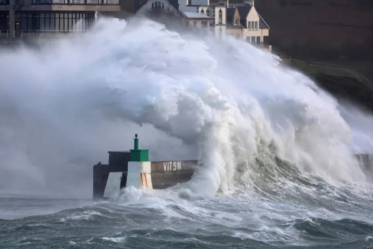 Storm Goretti Knashes Northern Europe: Hundreds Of Thousands Lose Power, Travel Disrupted