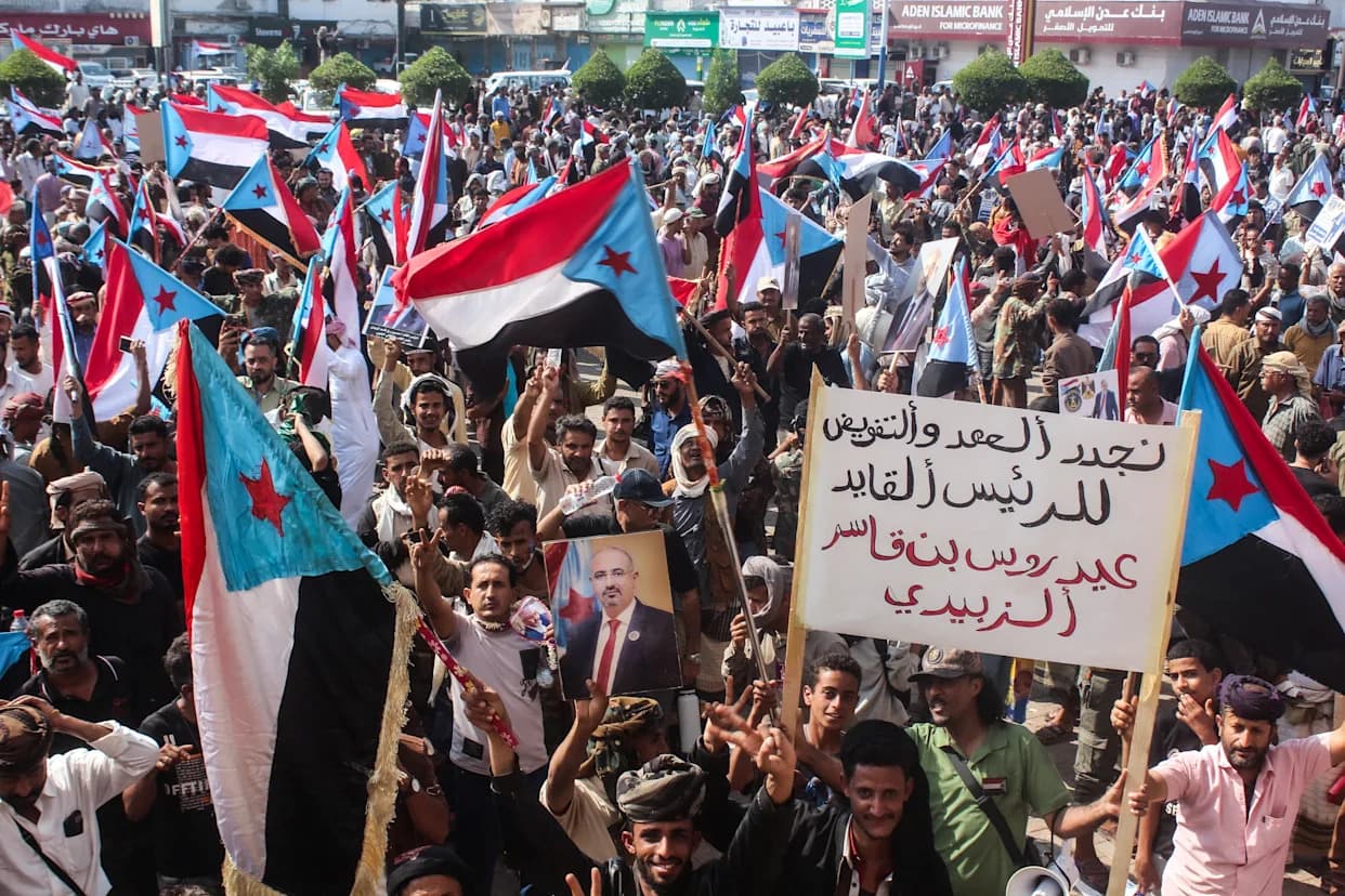 Thousands Rally In Aden As STC Supporters Reject Reported Dissolution, Demand Independence