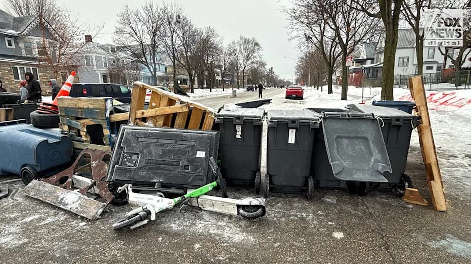 Police Absent as Protesters Seize Minneapolis Block After ICE Shooting; Barricades Erected