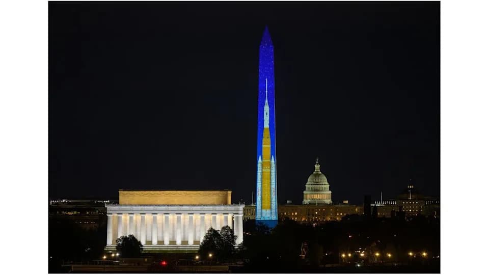 Moon Fever in DC: Saturn V Projection Lights Up Washington Monument Ahead of Artemis 2