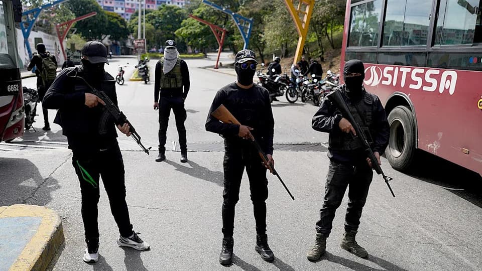 U.S. Urges Americans To Leave Venezuela Immediately As Armed 'Colectivos' Set Up Roadblocks