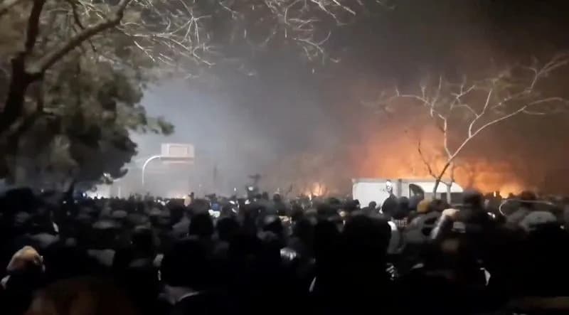 Rights Group: Iran Protests Kill Over 500 as Tehran Threatens U.S. Bases and Israel