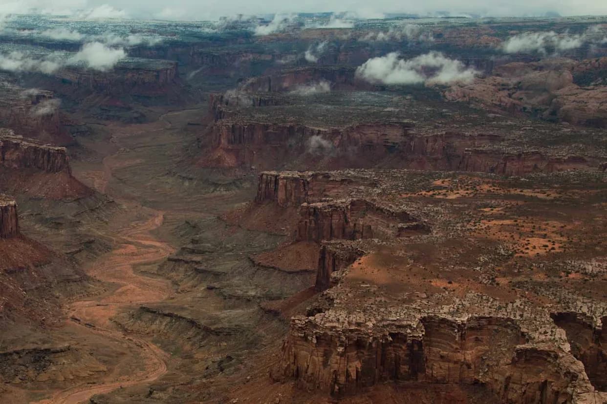 Colorado Mother and 6-Year-Old Son Found Dead in Utah’s Canyonlands; Authorities Suspect Murder‑Suicide