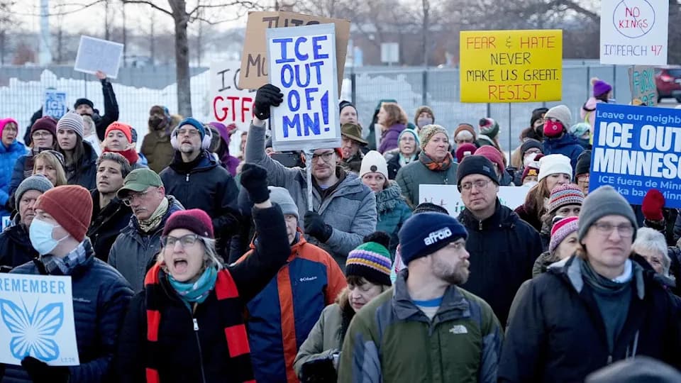 Video Shows Woman Blocking Minneapolis ICE Operation With Car as Crowd Clashes With Federal Agents