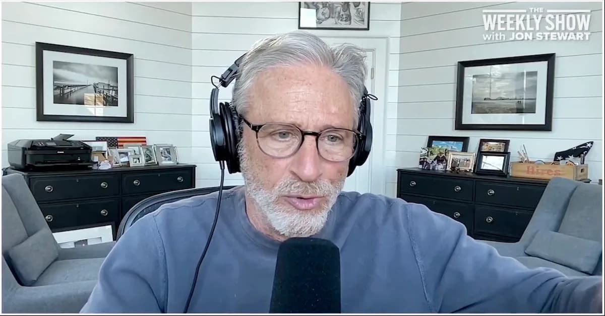 Jon Stewart: Clintons Should ‘Abso‑F**king‑Lutely’ Comply With Epstein Subpoenas — Criticizes DOJ