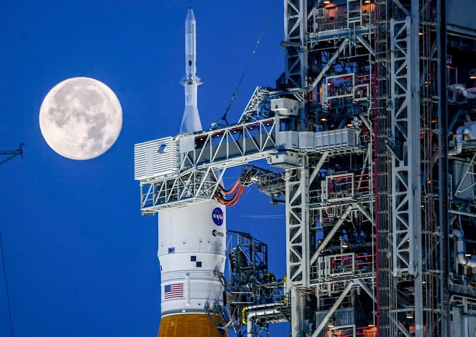 NASA’s 322‑Foot Moon Rocket Could Roll Out to Pad This Week as Artemis 2 Nears Launch