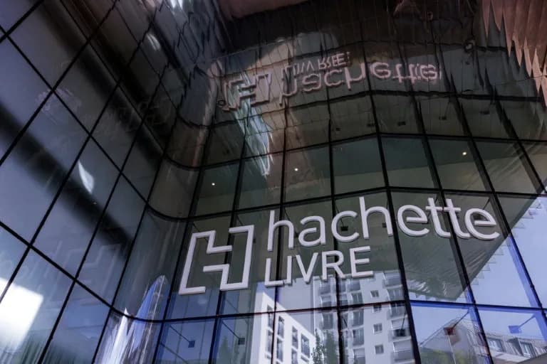 Hachette Withdraws High‑School Textbooks After Victims Labeled "Jewish Settlers"; Macron and Jewish Leaders Condemn