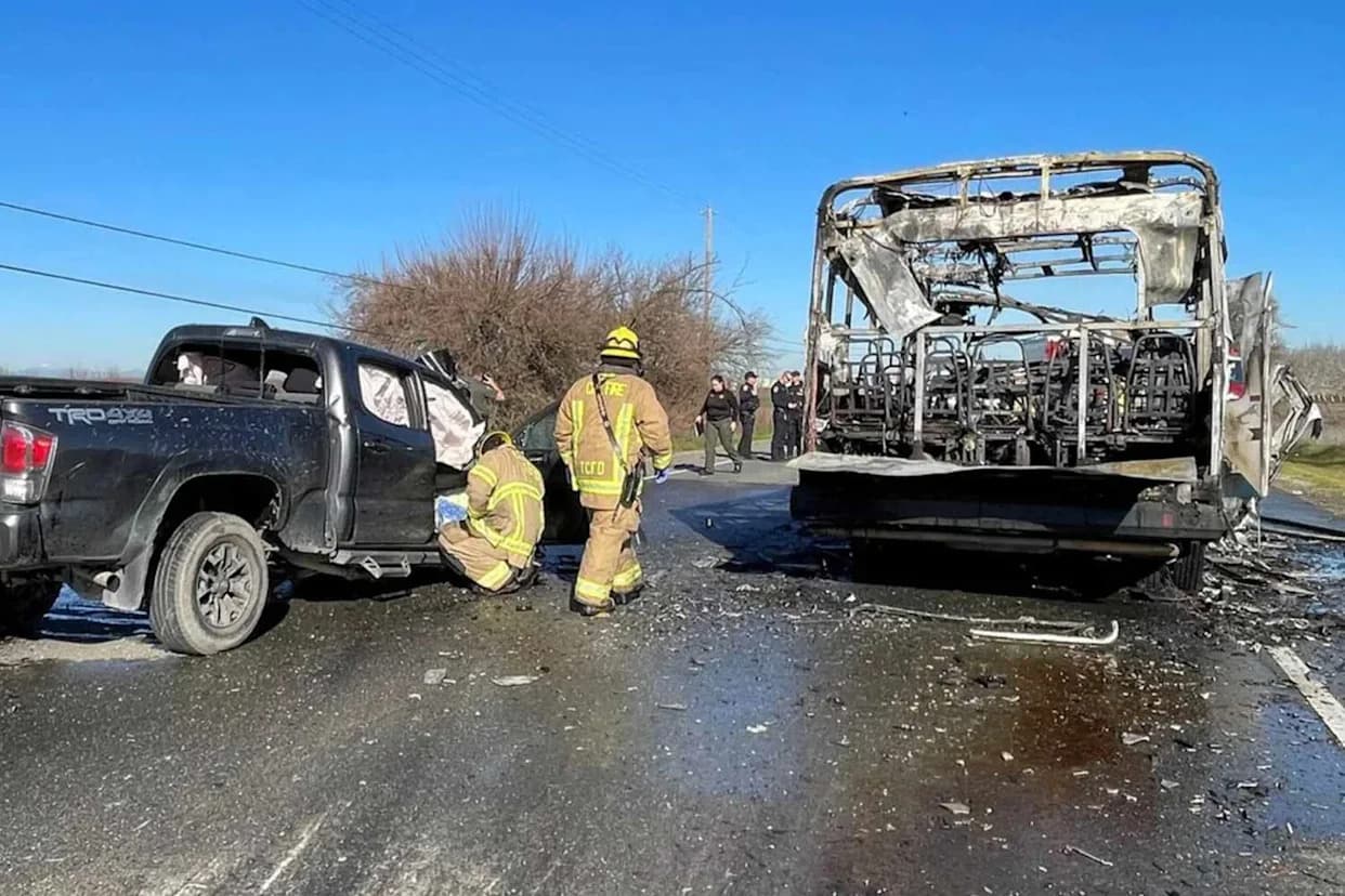 Six Killed After Transit Bus Is Engulfed in Flames in Head‑On Crash With Pickup on California Highway