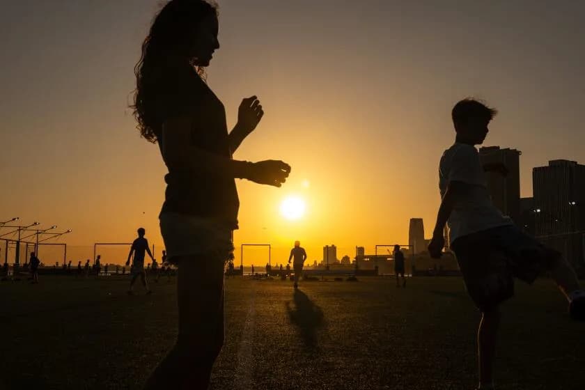 2025 Nears Record Heat as Americans Split Sharply Over Trust in Science