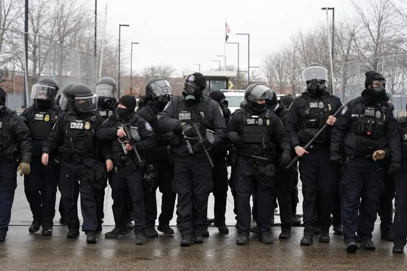 Emergency Call Transcripts Reveal Chaos After ICE Officer Shot Renee Good — DOJ Probes Minnesota Officials