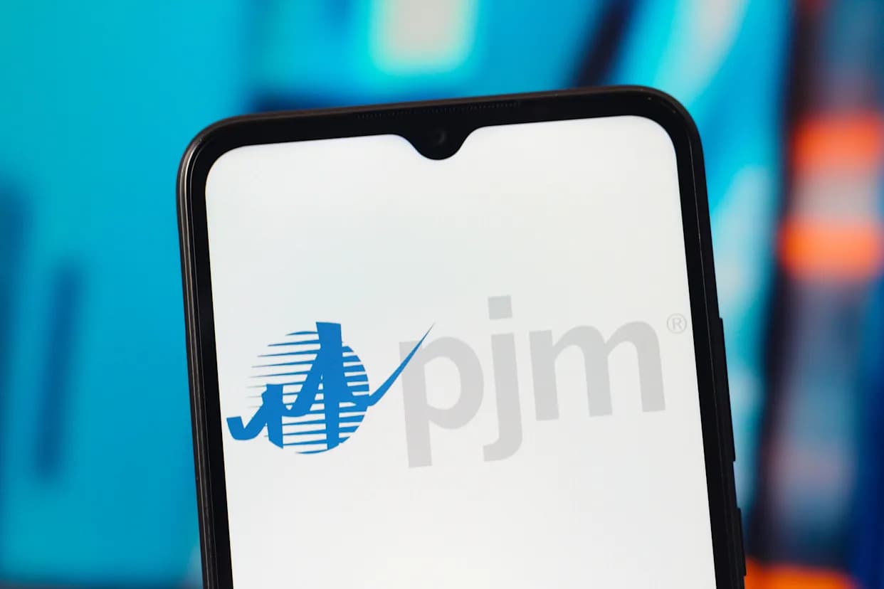 Trump Administration and Bipartisan Governors Urge Tech Firms to Fund New Power Plants to Support AI Data Centers