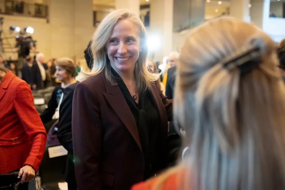 Abigail Spanberger Sworn In as Virginia’s First Woman Governor in Historic Richmond Inauguration