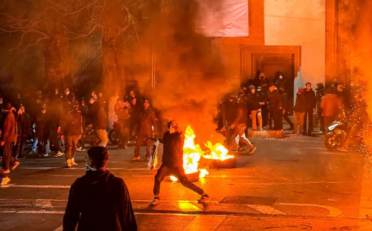 Iran Plans Permanent Break From The Global Internet, Rights Group Warns