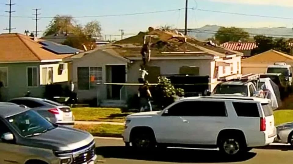Dramatic Video: Migrants Leap Across Montebello Rooftops as Border Patrol Arrives