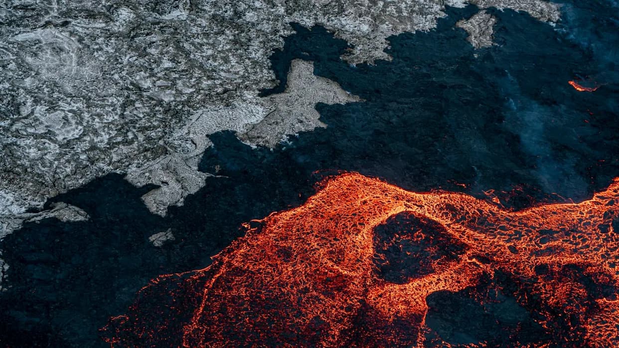 Melting Ice Could Wake ‘Ice-Covered’ Volcanoes — Scientists Warn Of Rising Volcanic Risk