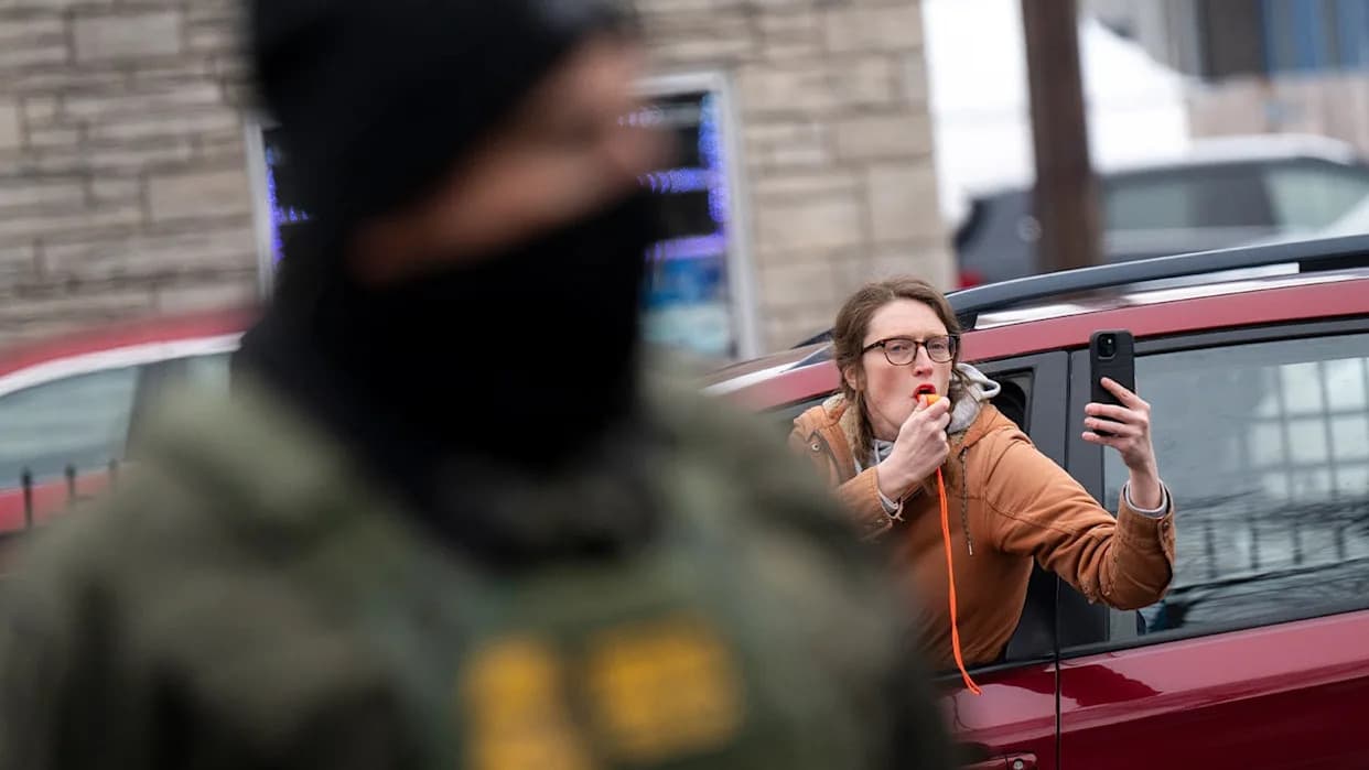 NYC DSA To Train About 4,000 Rapid-Response Volunteers To Monitor ICE Operations