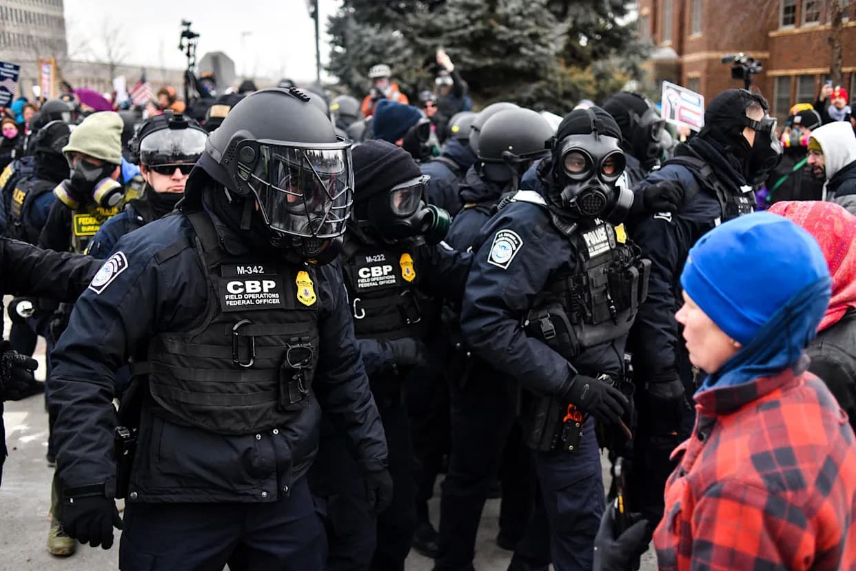 FBI Asks Field Agents Nationwide To Volunteer For Temporary Assignments In Minneapolis Amid Protests