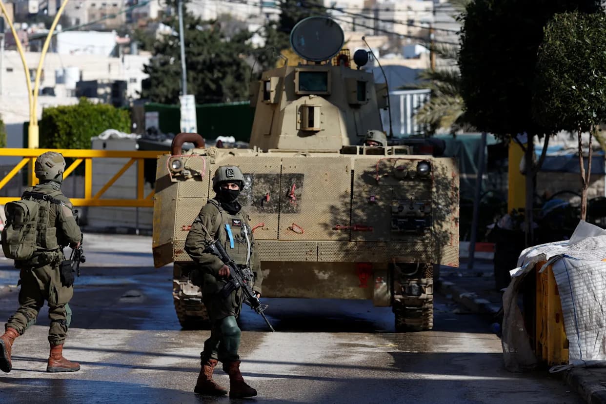 Israeli Forces Launch Large-Scale Operation in Hebron; Southern Districts Placed Under Curfew