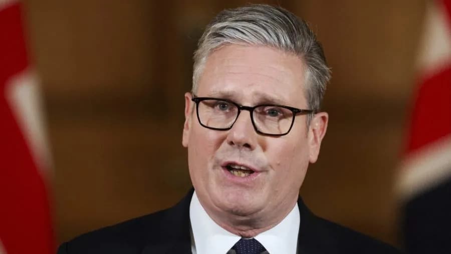 Starmer Rebukes Trump Over Greenland Tariff Threats, Urges Calm Among Allies