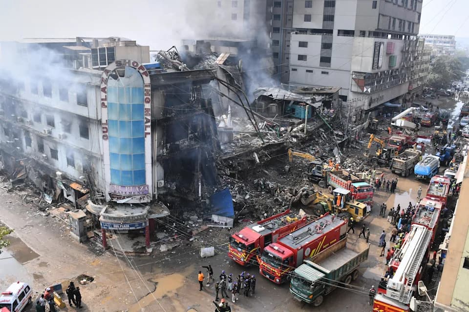 Karachi Mall Blaze Kills 23; Dozens Still Missing as Rescue Teams Search Gul Plaza