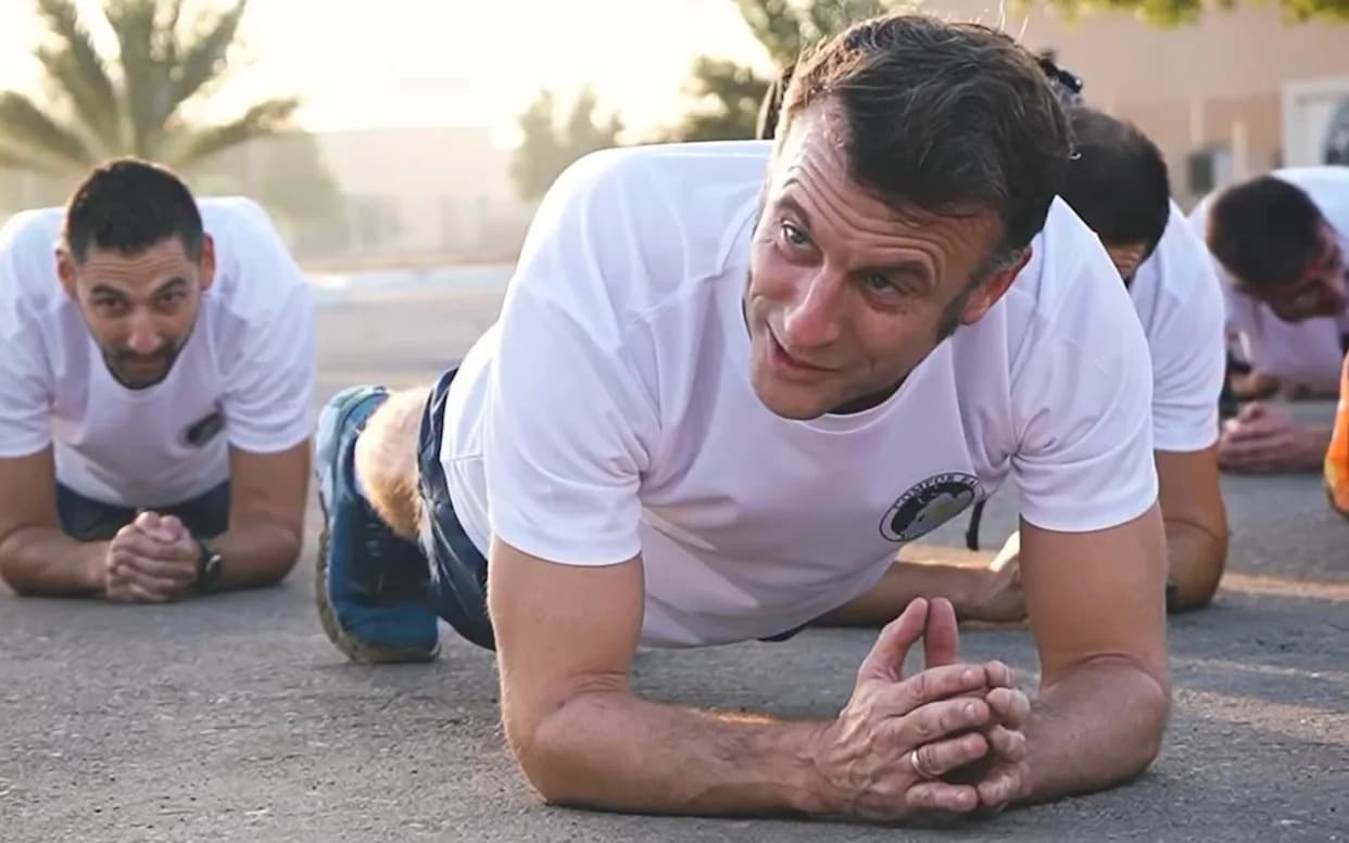 Macholand at the Élysée: New Book Paints Macron’s Inner Circle as a Male-Dominated ‘Boy Band’