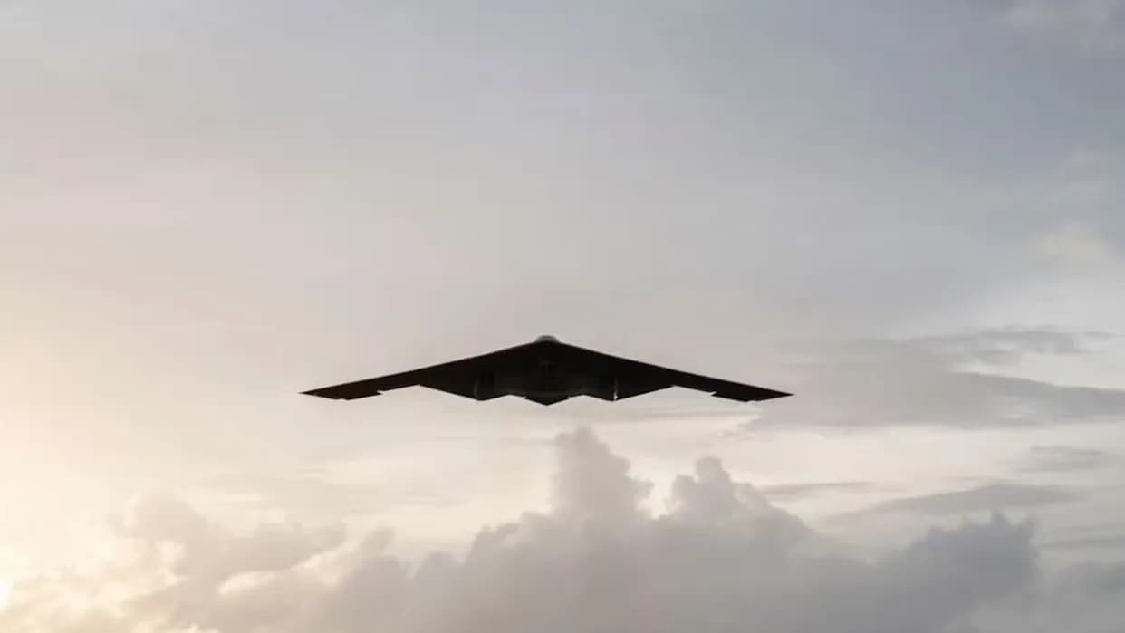 How B‑2 Spirit Crews Sleep and Manage Fatigue on 40+ Hour Missions