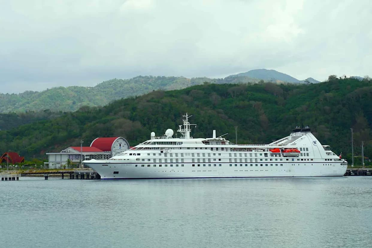 American Passenger Reported Missing After Going Overboard From Windstar’s Star Breeze Near Marquesas Islands