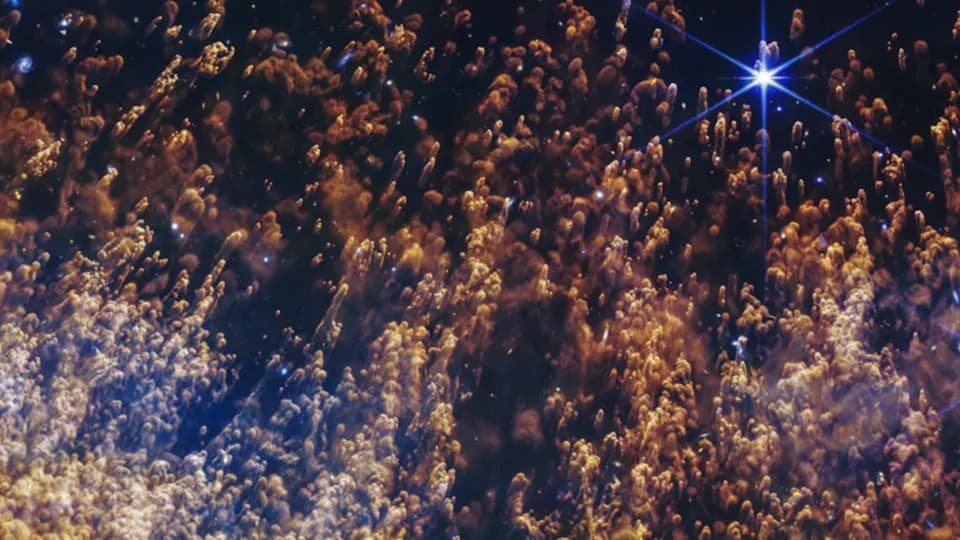 James Webb Reveals the “Eye of God” Nebula — A Cosmic Lava Lamp and a Preview of the Sun’s Fate