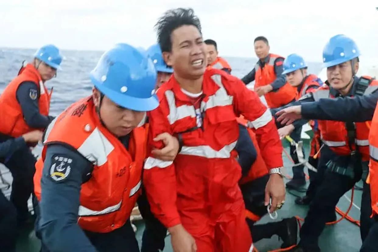 M/V Devon Bay Capsizes in South China Sea — 2 Dead, 4 Missing; 17 Rescued as China and Philippines Mount Search