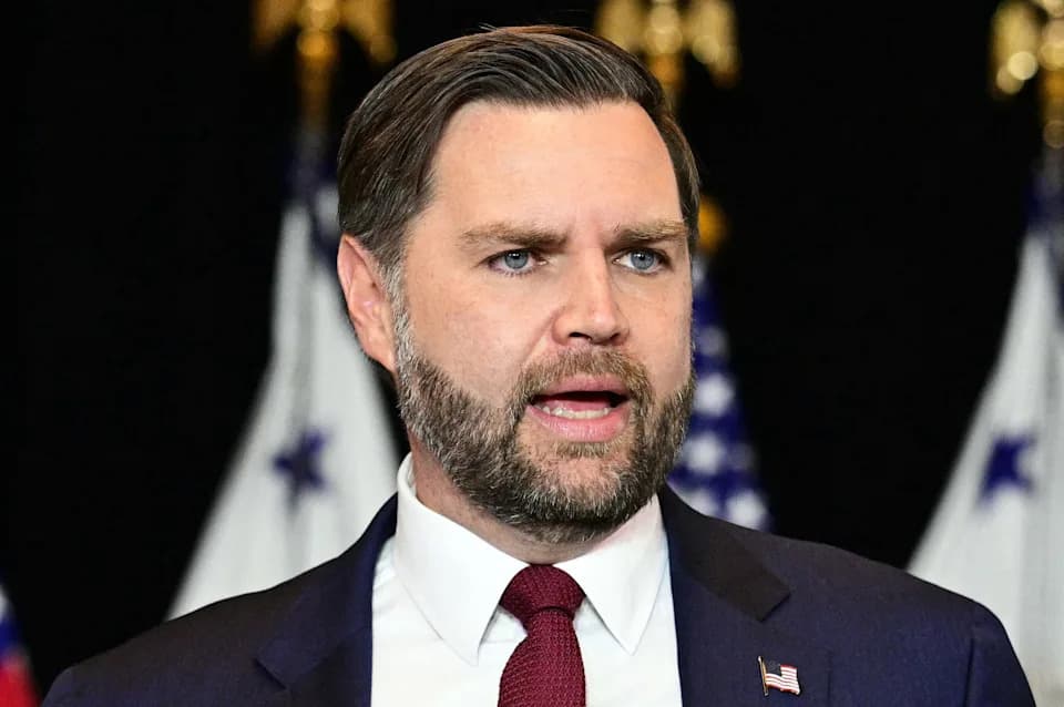 JD Vance Compares U.S. Economy to the Titanic — A Political Metaphor Tested Against the Data