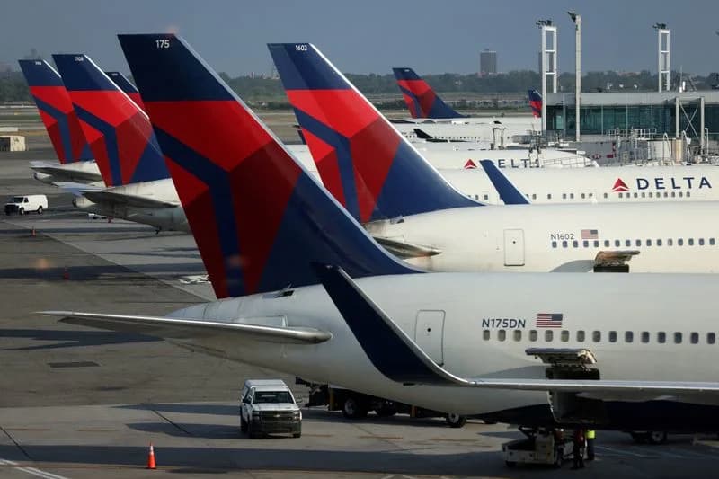 Delta Urges Travelers To Rebook As Winter Storm Fern Threatens Widespread Weekend Cancellations