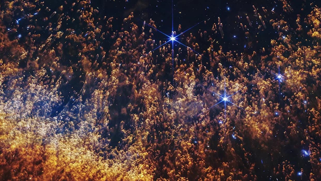 Webb Reveals Stunning 'Eye' of the Helix Nebula — Comet-Like Pillars and a Hidden White Dwarf