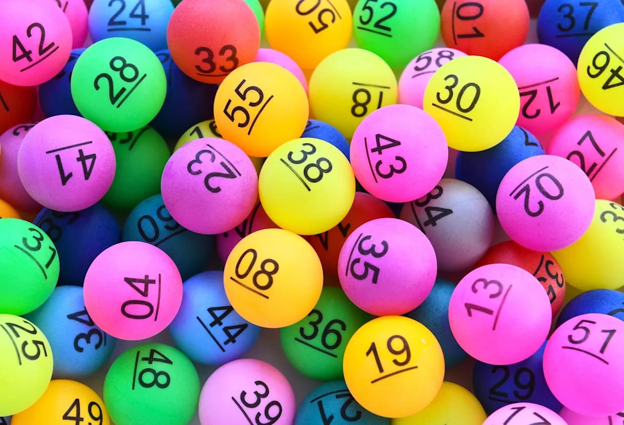How Math and Bayes Help Unravel a 29-Million-to-1 Lottery Mystery