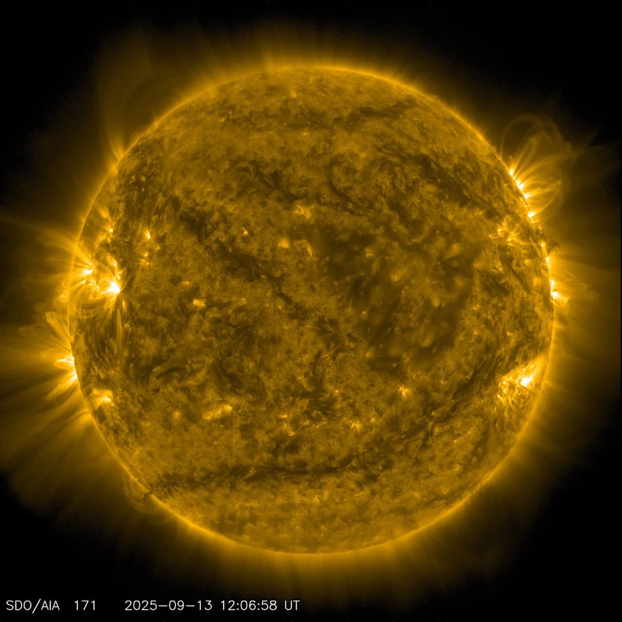 How the Sun Keeps Oxygen, Carbon and Other Elements Despite Its Extreme Heat