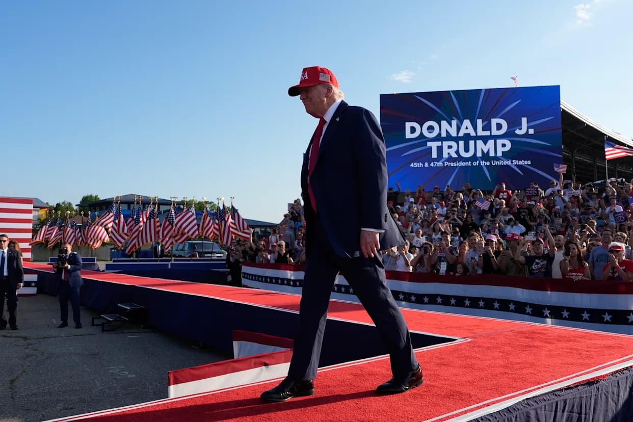 Trump Returns to Iowa to Rally Voters as GOP Defends Narrow House Seats