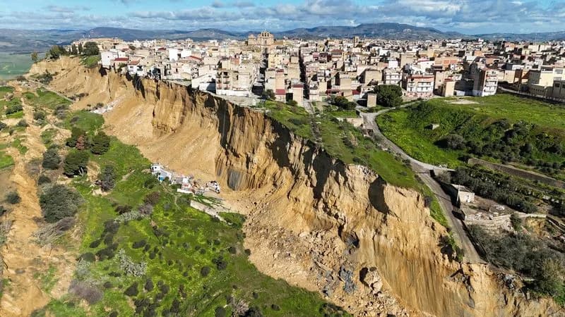 Homes Teeter on Cliff After Storm-Triggered Landslide in Niscemi, Sicily