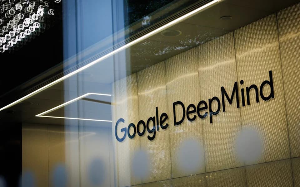 AlphaGenome: DeepMind’s AI That Reads 1M Base Pairs And Designs Synthetic DNA Switches