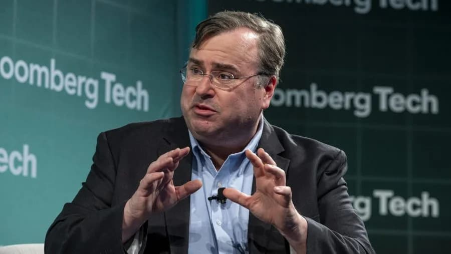 Reid Hoffman: Silicon Valley Must Not "Bend The Knee" To Trump After Fatal Federal Shootings