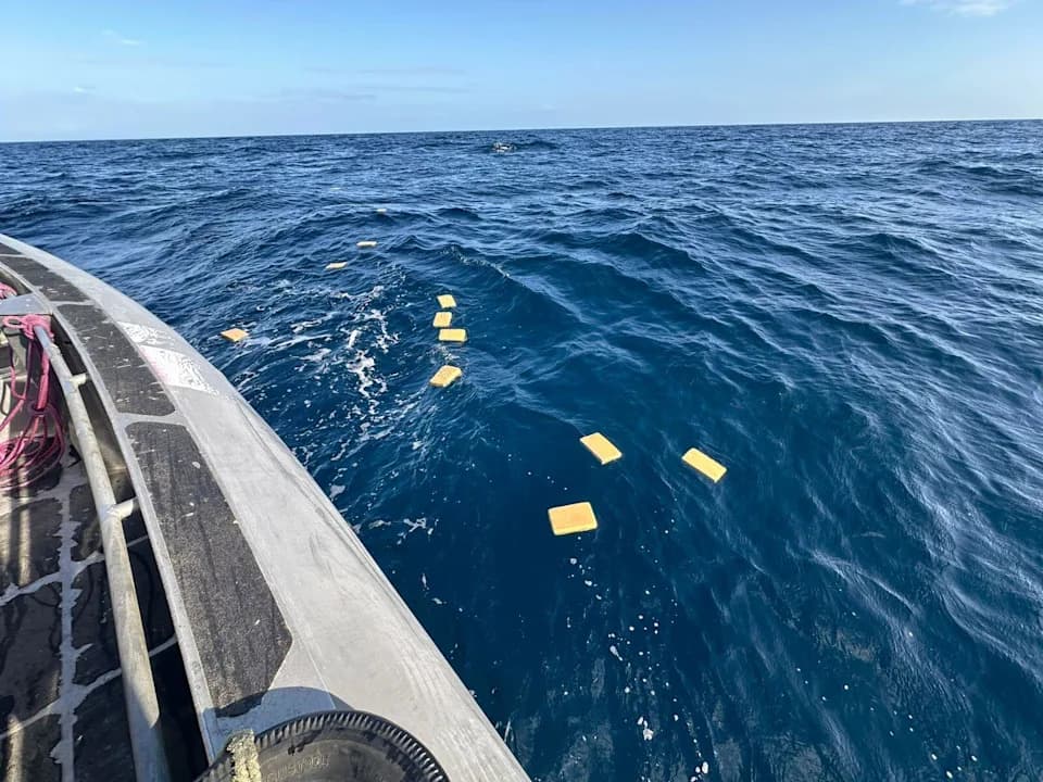 Speedboat Crew Jettisons 115.7 kg Of Cocaine Into Pacific During Navy Chase — Seizure Announced As Petro Meets Trump