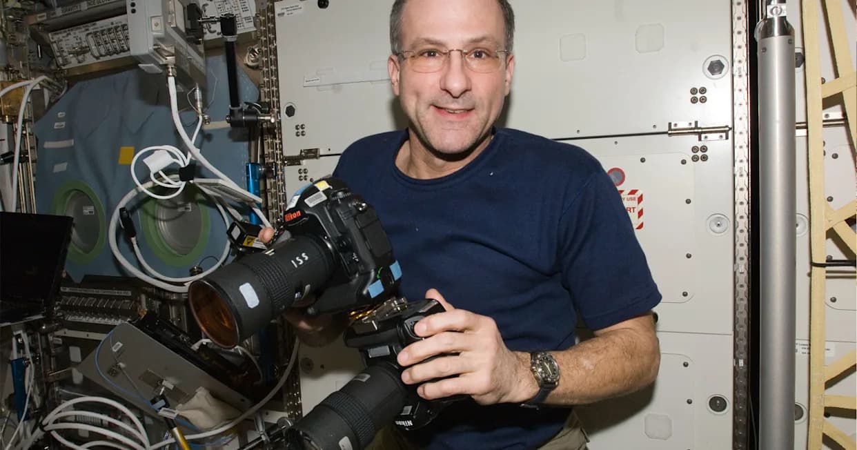 Reddit Moderator Removes Stunning ISS Photo by Astronaut Don Pettit As 'Blurry' — Community Pushes Back