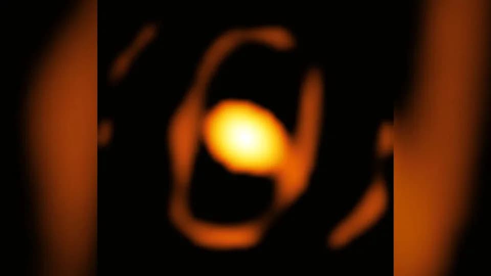 Behemoth Star WOH G64 May Not Be Dying — New Spectra Show It's Still a Red Supergiant