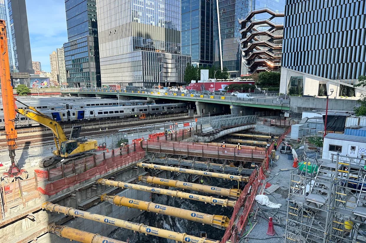 Gateway Tunnel Work Halts as Democrats Demand Immediate Restoration of $16B Federal Funding