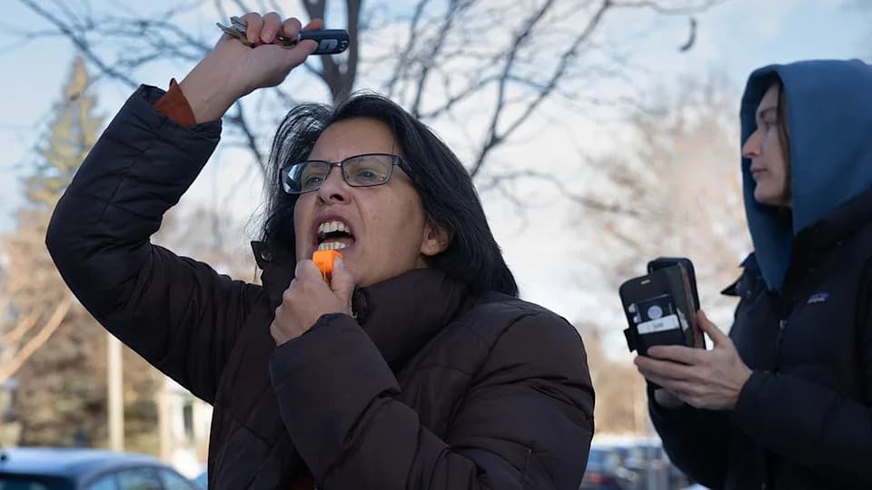 Whistles Ignite Rift Between Immigrant‑Led Groups and White Rapid Responders in Anti‑ICE Movement